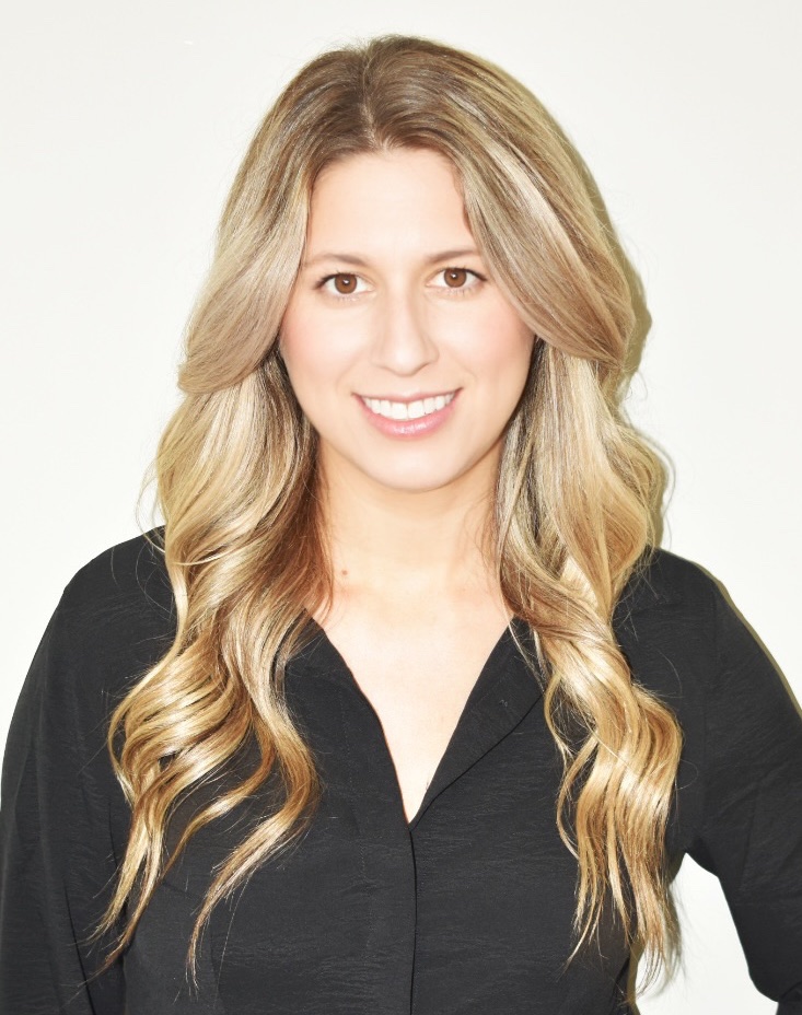Stephanie Mackus